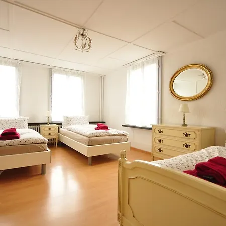 Apartment Townhouse Ii Sleeps 12 Guests